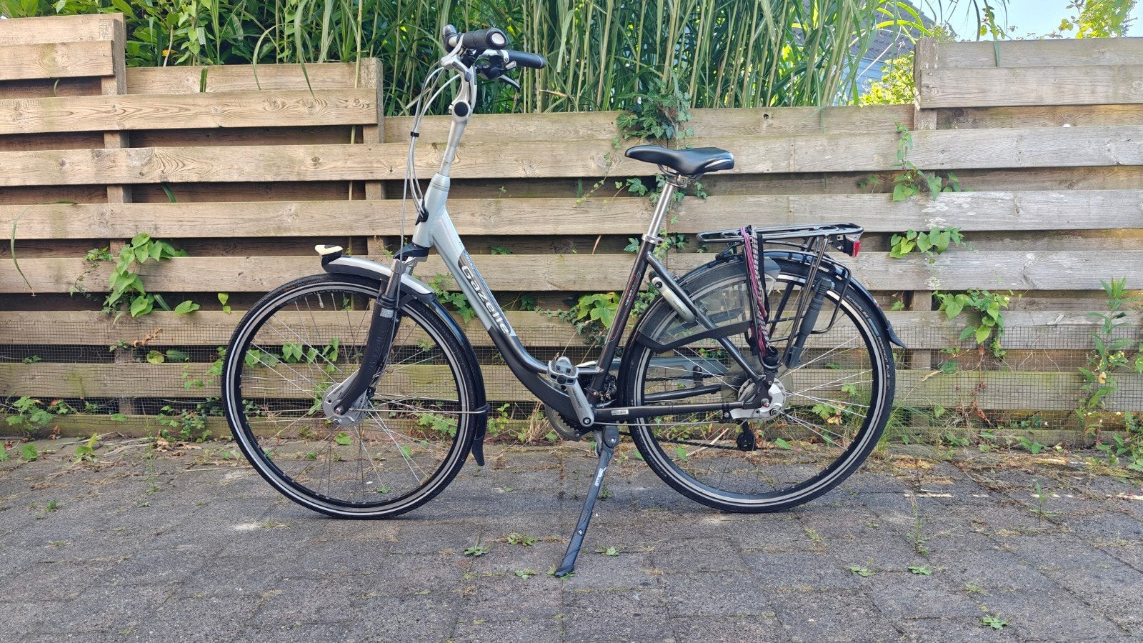 ​Gazelle Medeo Plus | 24 Versnellingen | Topstaat & Rijklaar, Ophalen, Gebruikt, Velgrem, Versnellingen