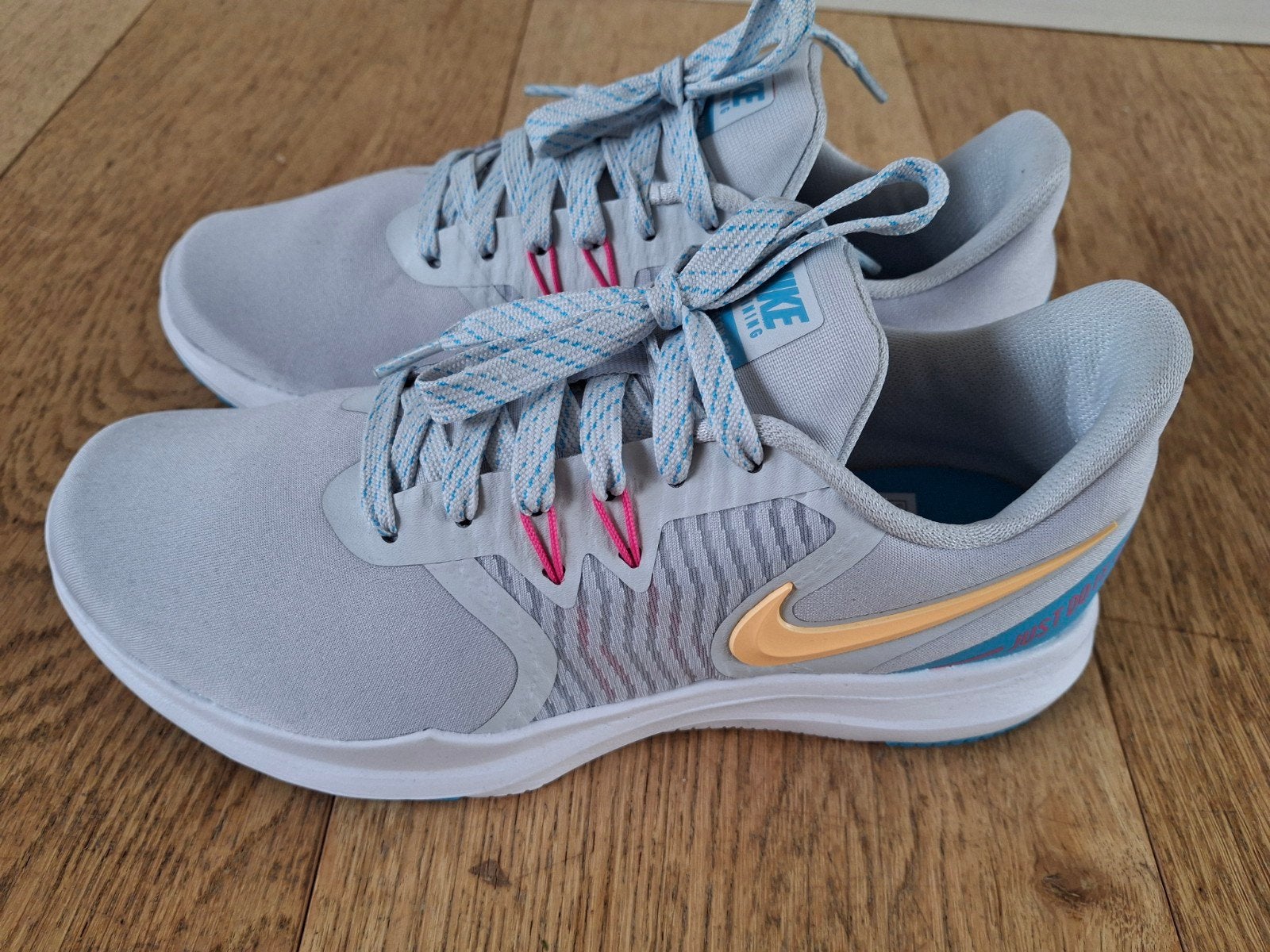 Nieuwe Nike Sportschoenen - Maat 37.5 mt 37, Ophalen of Verzenden, Nieuw
