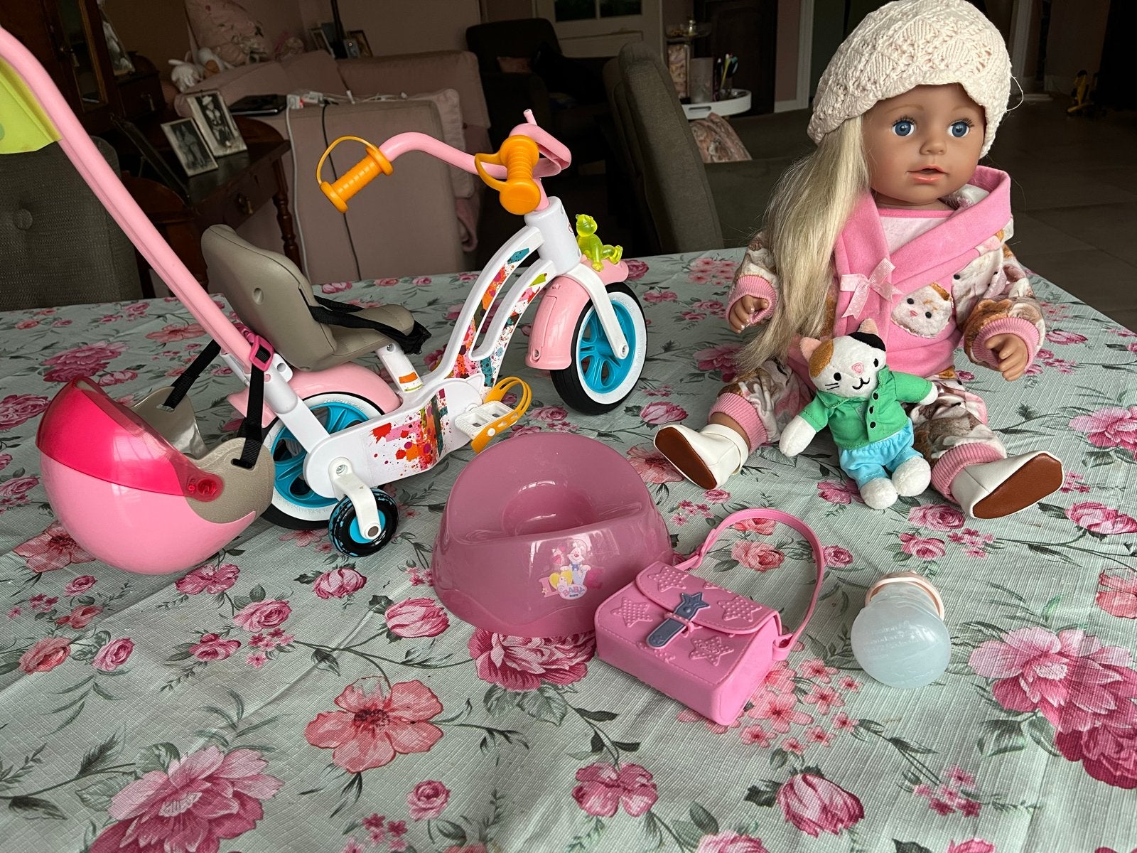 Baby Born pop met fiets en accessoires, Ophalen of Verzenden, Gebruikt, Babypop