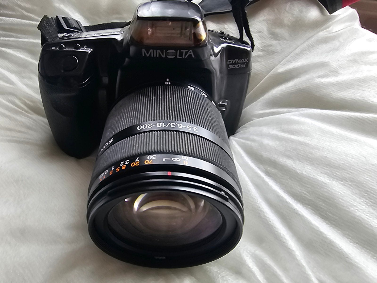 Minolta Dynax 300si Spiegelreflexcamera met Sony Lens, Audio, Tv en Foto, Ophalen of Verzenden
