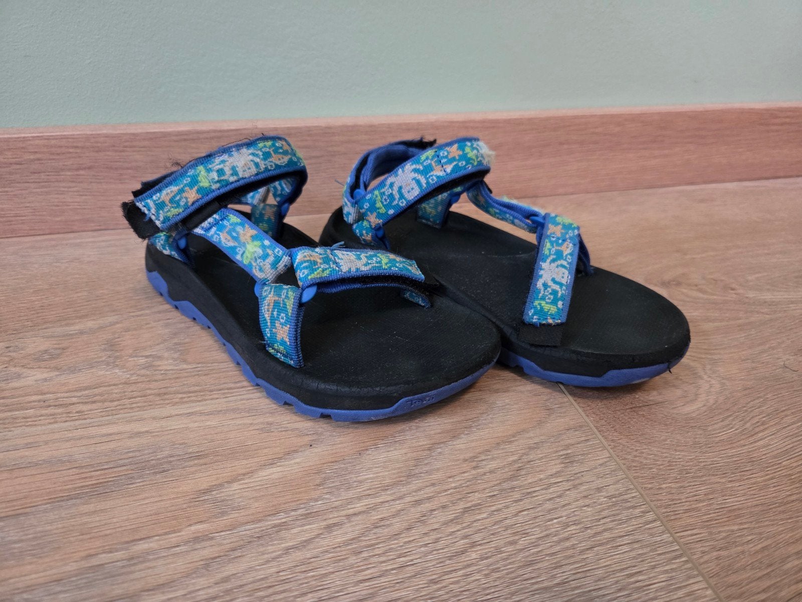 Teva sandalen maat 31 - Blauw met zee patroon, Blauw, Zo goed als nieuw, Teva, Sandalen of Muiltjes