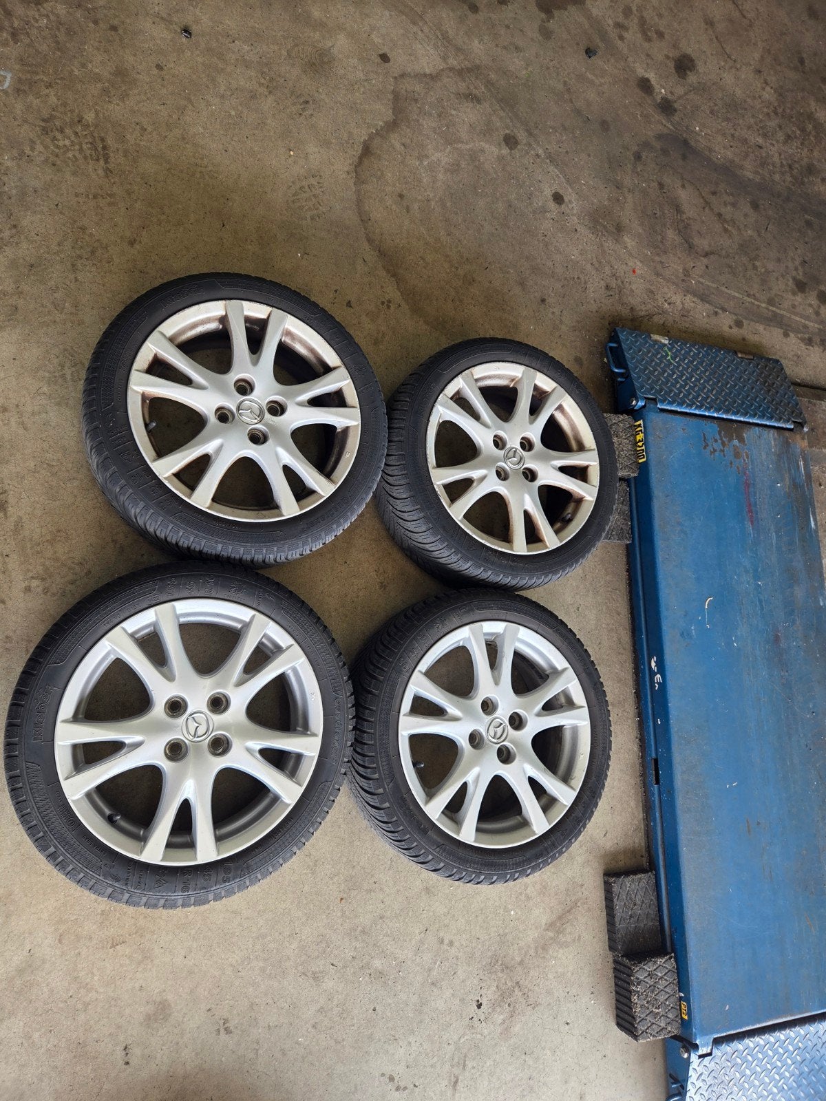 Mazda 2, 16 inch velgen met banden 4x100, Auto-onderdelen, Banden en Velgen, Ophalen, Gebruikt, 16 inch, Banden en Velgen