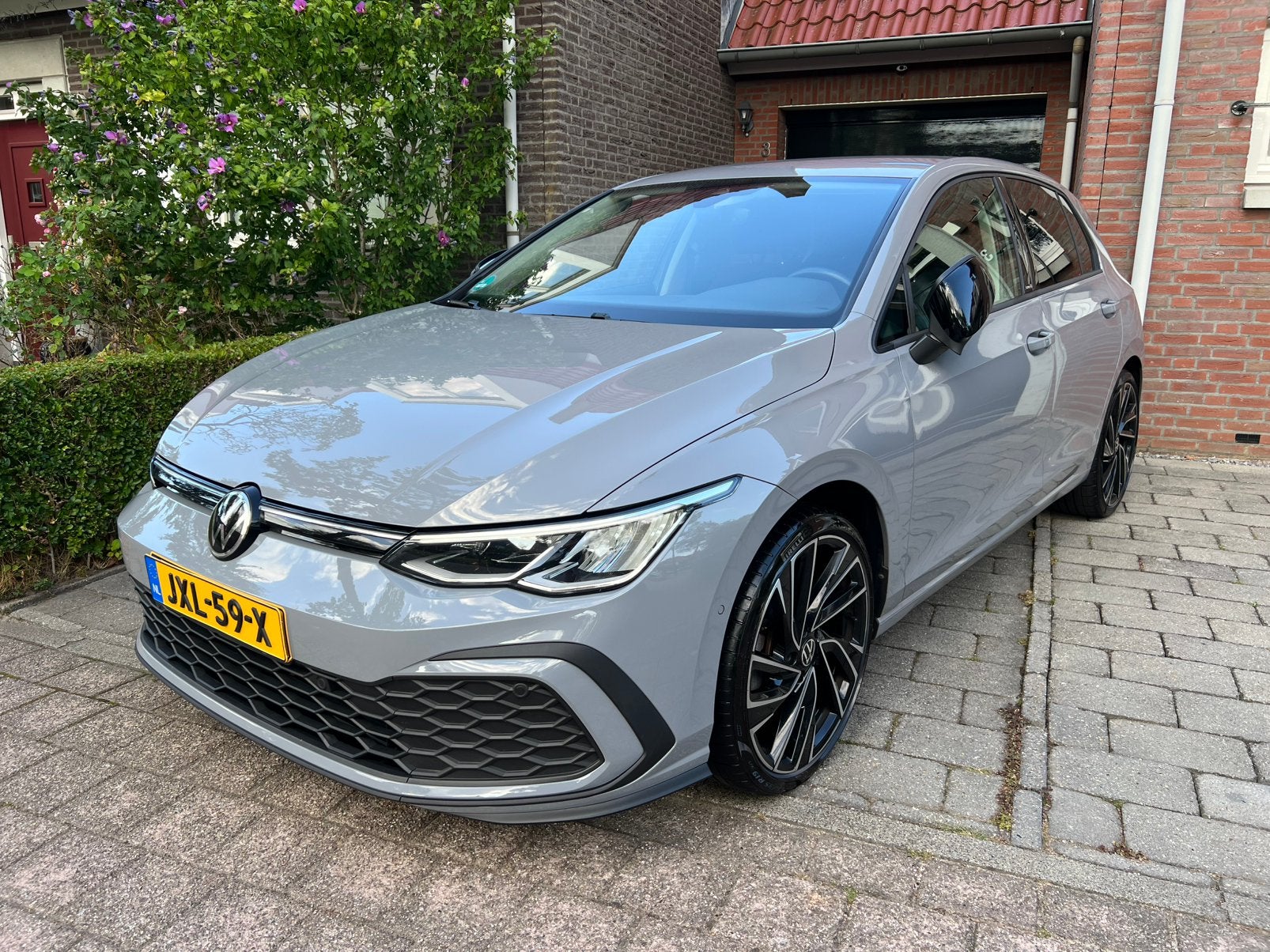 VW GOLF 8 110PK 1.0 TSI CARPLAY 19 INCH CLIMA STOELVERW, Auto's, Voorwielaandrijving, Stof, Verwarmde buitenspiegels, 3 cilinders