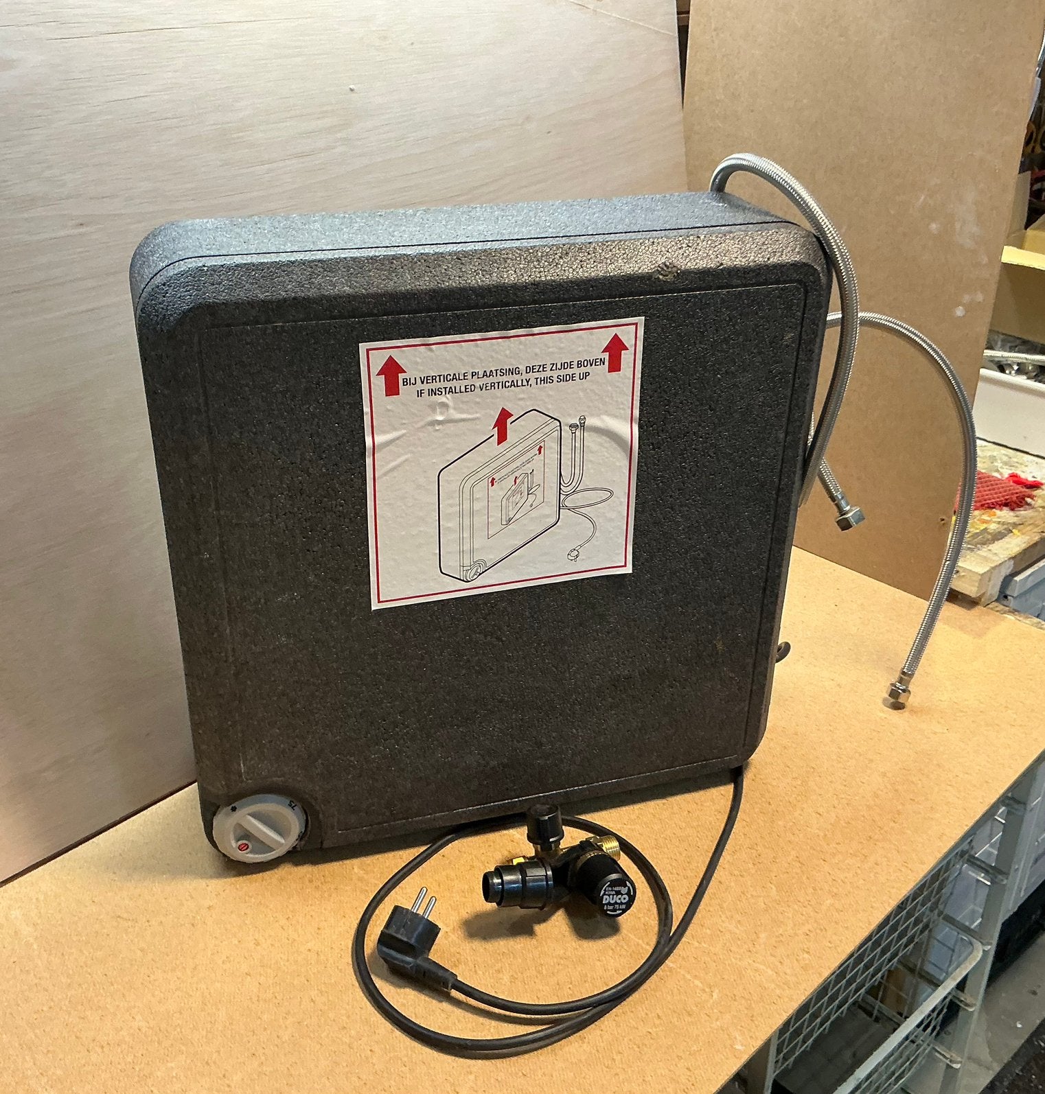 Compacte Plint Boiler - 10 ltr. Ideaal voor kleine ruimtes, Ophalen, Gebruikt, Boiler, Minder dan 20 liter