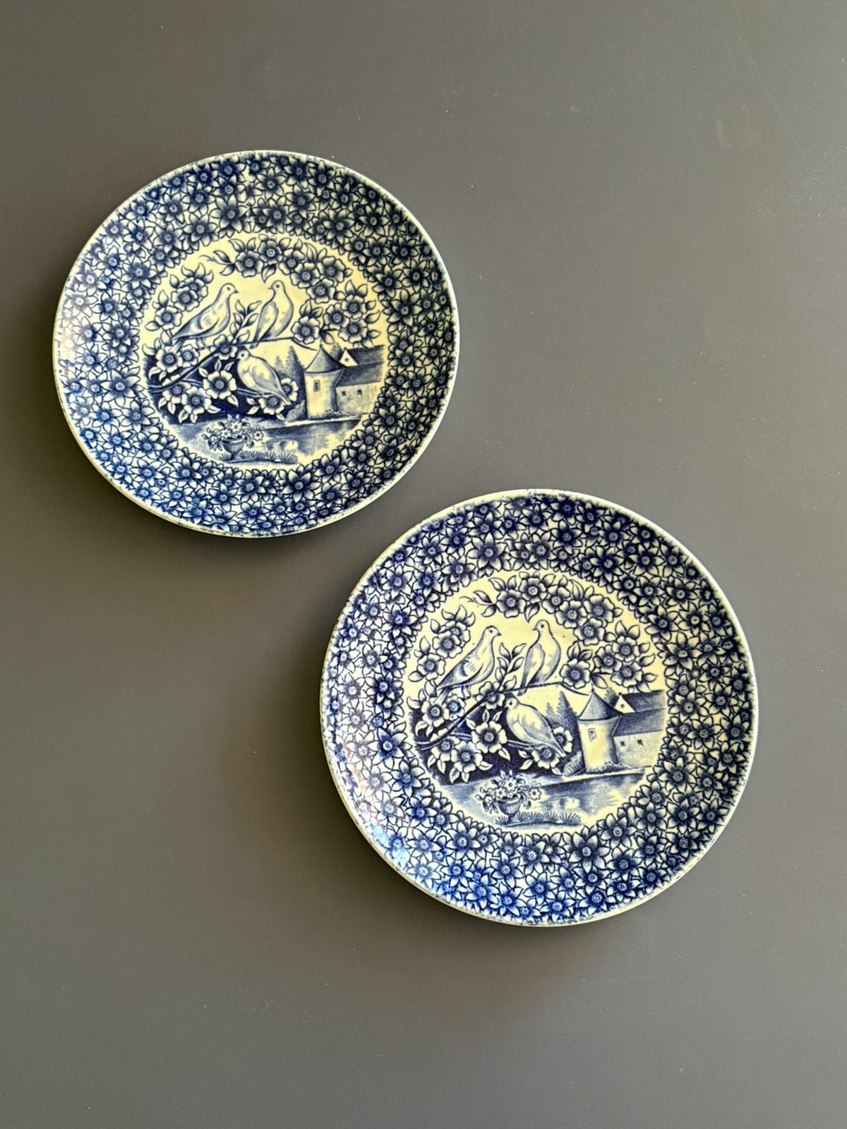 2 sierbordjes Petrus Regout Maastricht, Ophalen of Verzenden