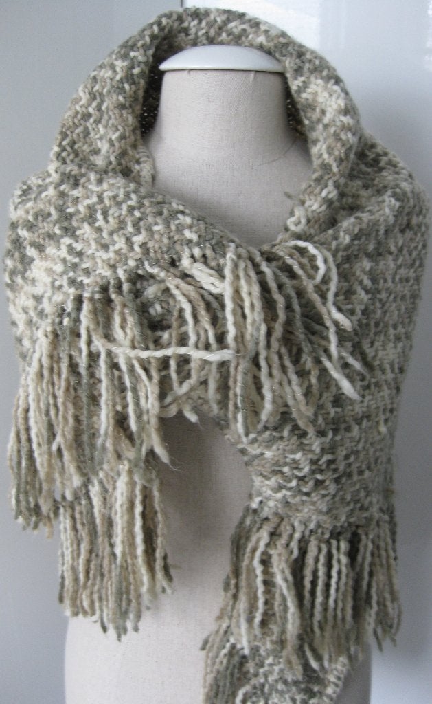 Cape / Omslagcape beige-groen gemêleerd 1 maat met franjes, Ophalen of Verzenden, Zo goed als nieuw, Beige