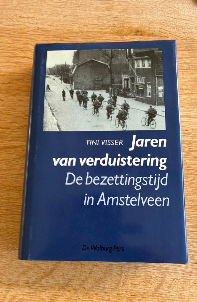 Jaren van verduistering door Tini Visser, Ophalen of Verzenden, Zo goed als nieuw