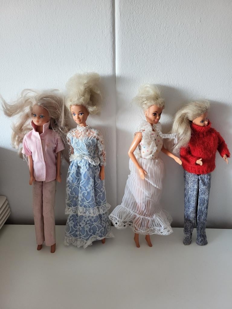 4 oude "Barbie" poppen met beweegbare knieën, Ophalen of Verzenden
