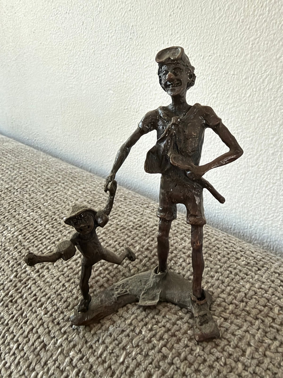 Bronzen beeldje cliniclowns Jongen met kind, Groep mensen, Minder dan 20 cm, Ophalen of Verzenden, Beeld