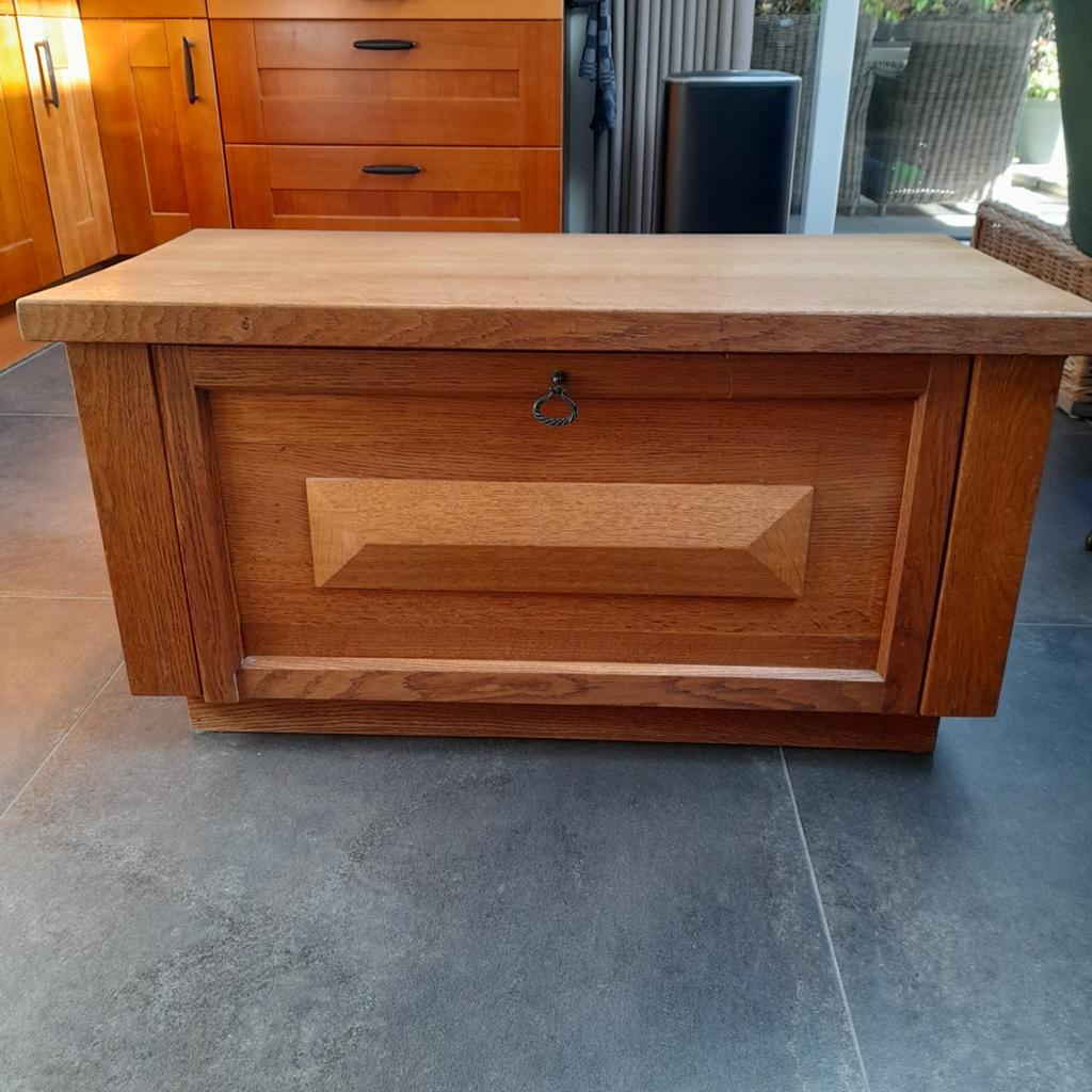 Massief eikenhouten kist met sierbeslag, Ophalen, Gebruikt, 100 tot 150 cm, Eikenhout