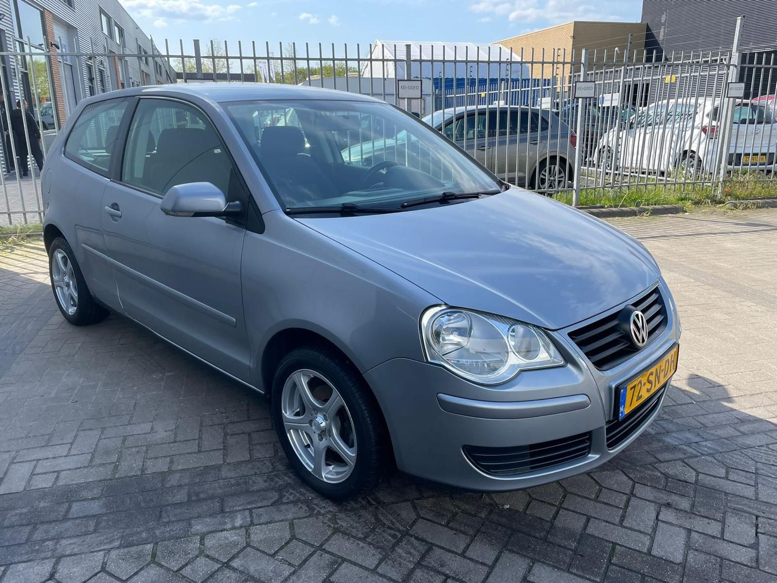 Volkswagen Polo 1.4 55KW 2006 Grijs, Auto's, Volkswagen, Voorwielaandrijving, 15 km/l, Bluetooth, Origineel Nederlands
