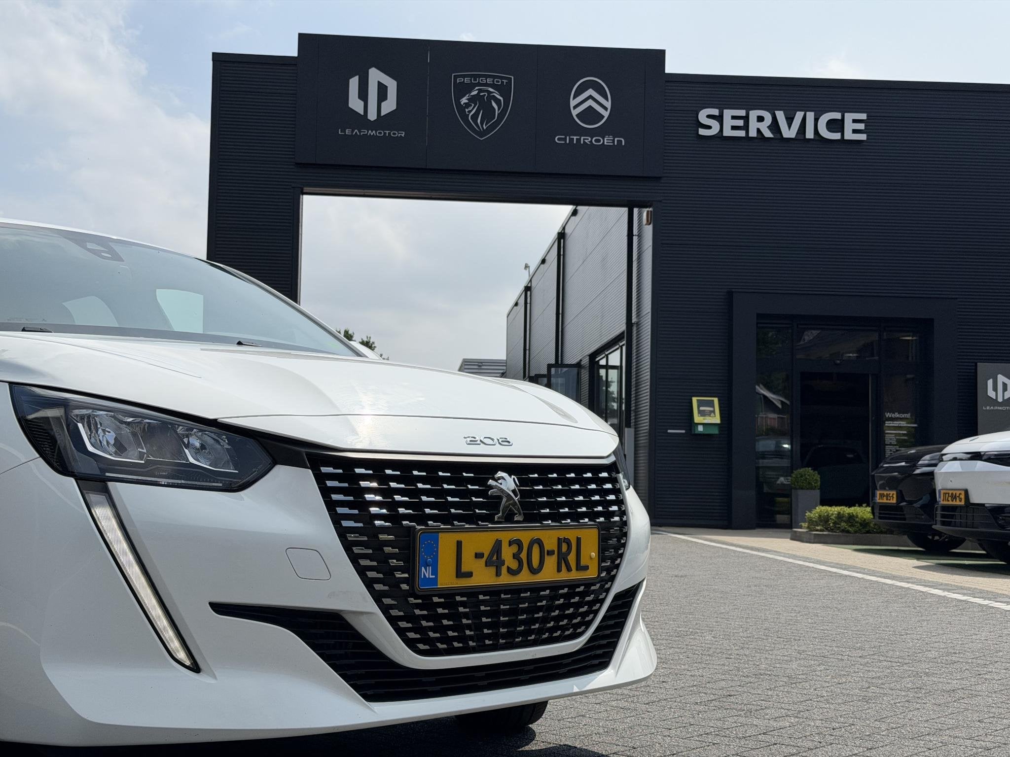Peugeot 208 Active Pack 1.2 PureTech 100PK Navigatie, Parkee, Voorwielaandrijving, 12 maanden, Gebruikt, Euro 6