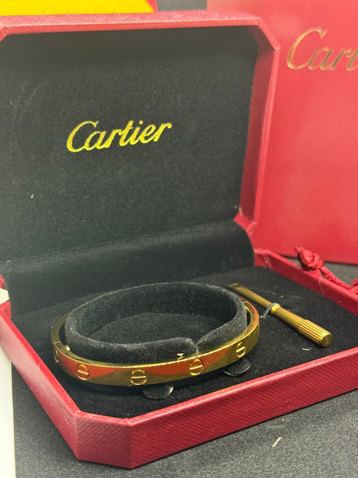 CARTIER LOVE - ARMBAND, KLASSIEK MODEL, Sieraden, Tassen en Uiterlijk, Armbanden, Ophalen of Verzenden, Zo goed als nieuw