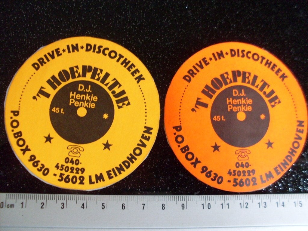 2x sticker drive-in-discotheek 't hoepeltje eindhoven logo, Verzenden, Zo goed als nieuw, Bedrijf of Vereniging
