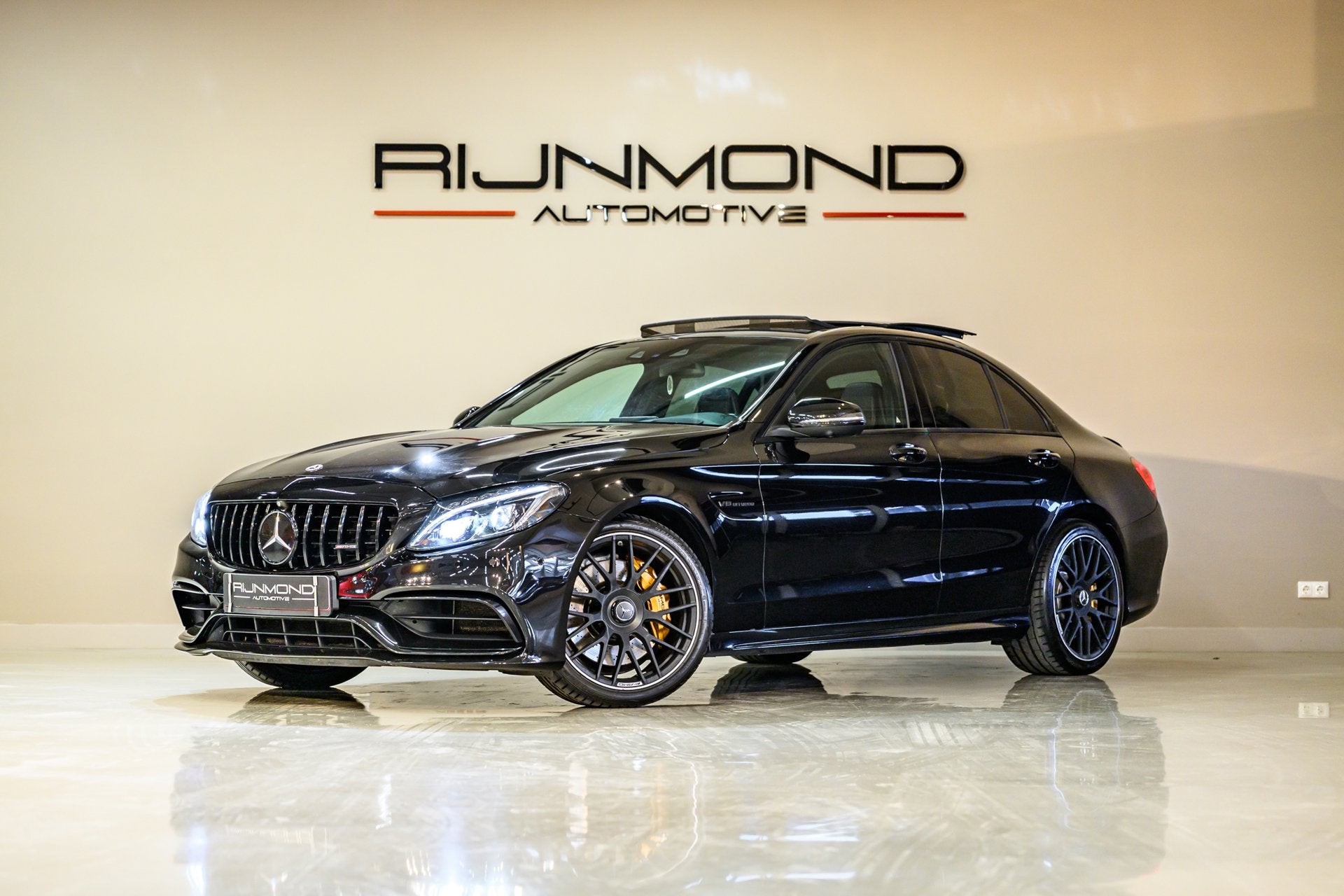 Mercedes-Benz C-klasse AMG 63|Memory|360-Camera|Pano|Acc|Exp, Auto's, Automaat, Achterwielaandrijving, Gebruikt, Zwart