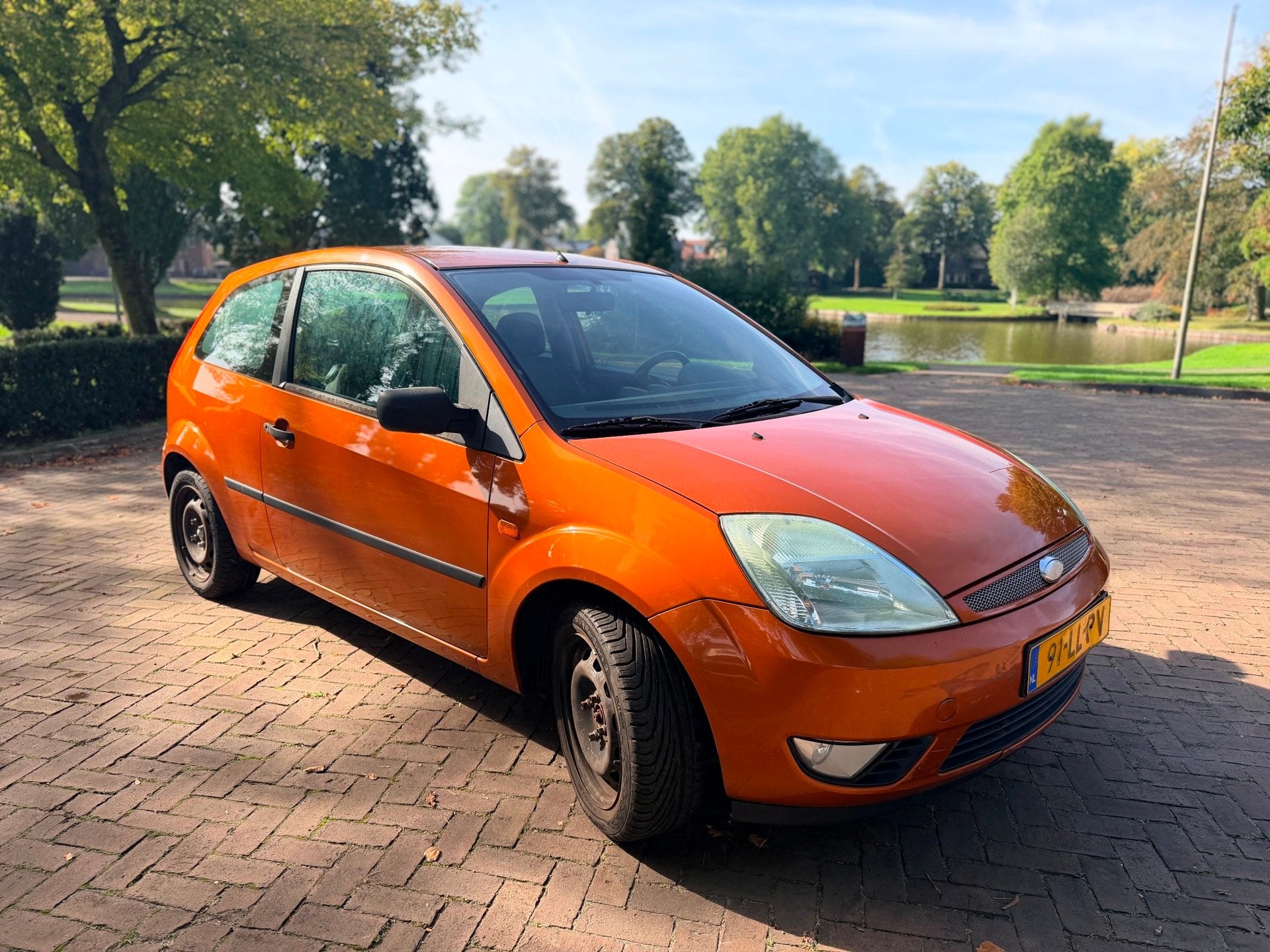 Foto 4 van Ford Fiesta 1.6-16V First Edition | Airco | Elektrische rame