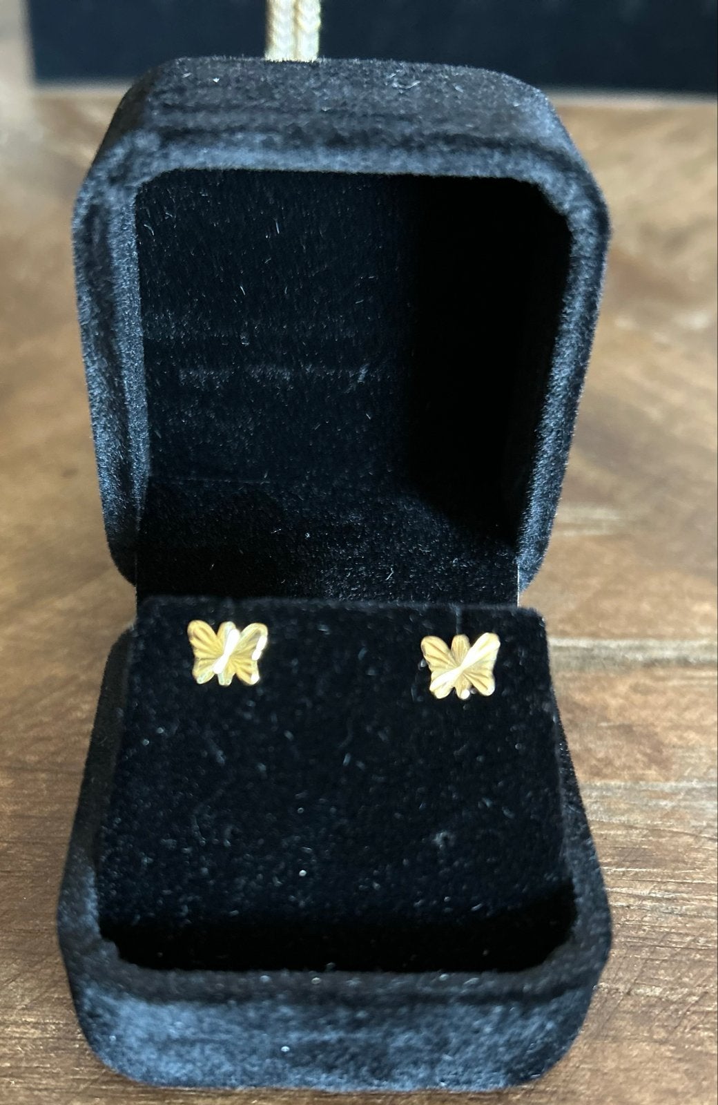 Gouden Vlinder oorbellen 9 karaat goud, Ophalen of Verzenden, Zo goed als nieuw, Knopjes of Stekers, Goud