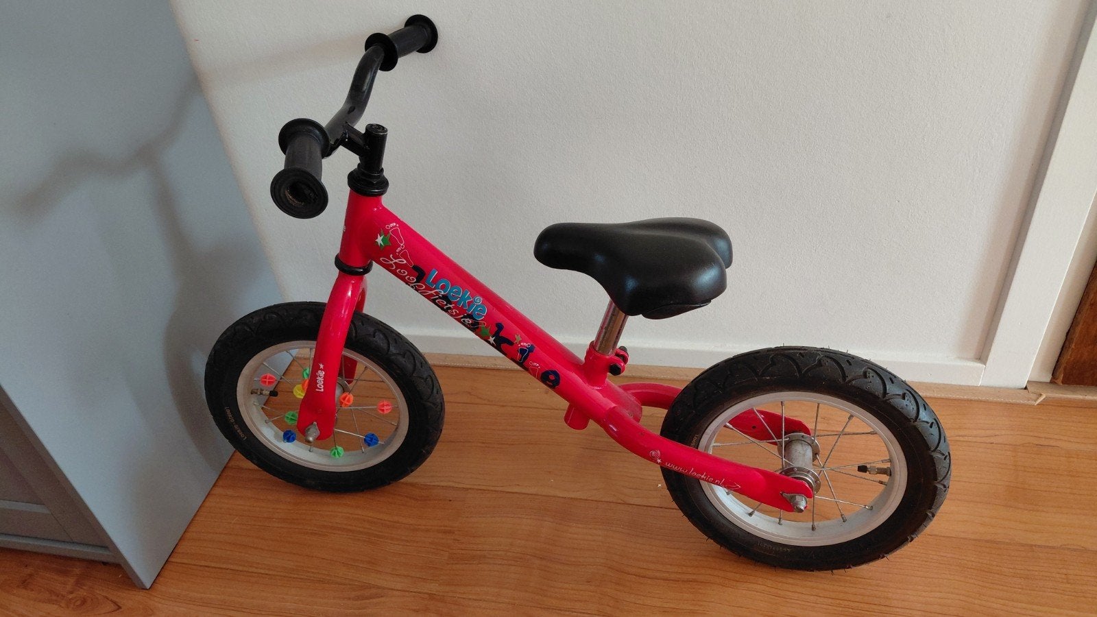 Loekie loopfiets 12 inch - rood, goed voor 2e ronde, Ophalen, Gebruikt, Loopfiets