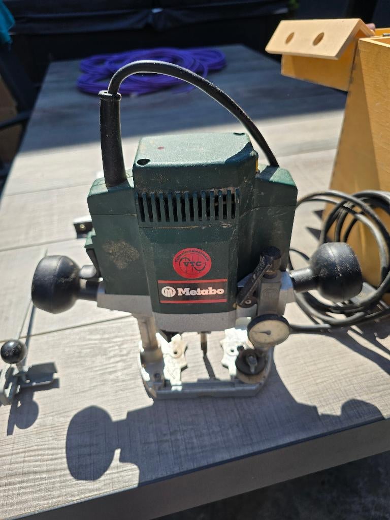 Metabo bovenfrees in houten koffer, Doe-het-zelf en Verbouw, Gereedschap | Freesmachines, Elektrisch, Bovenfrees, Ophalen of Verzenden