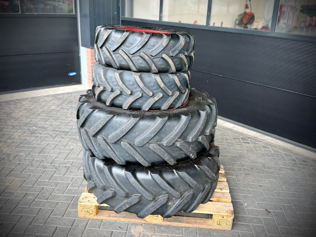 Fendt 200v banden 380x320, Ophalen