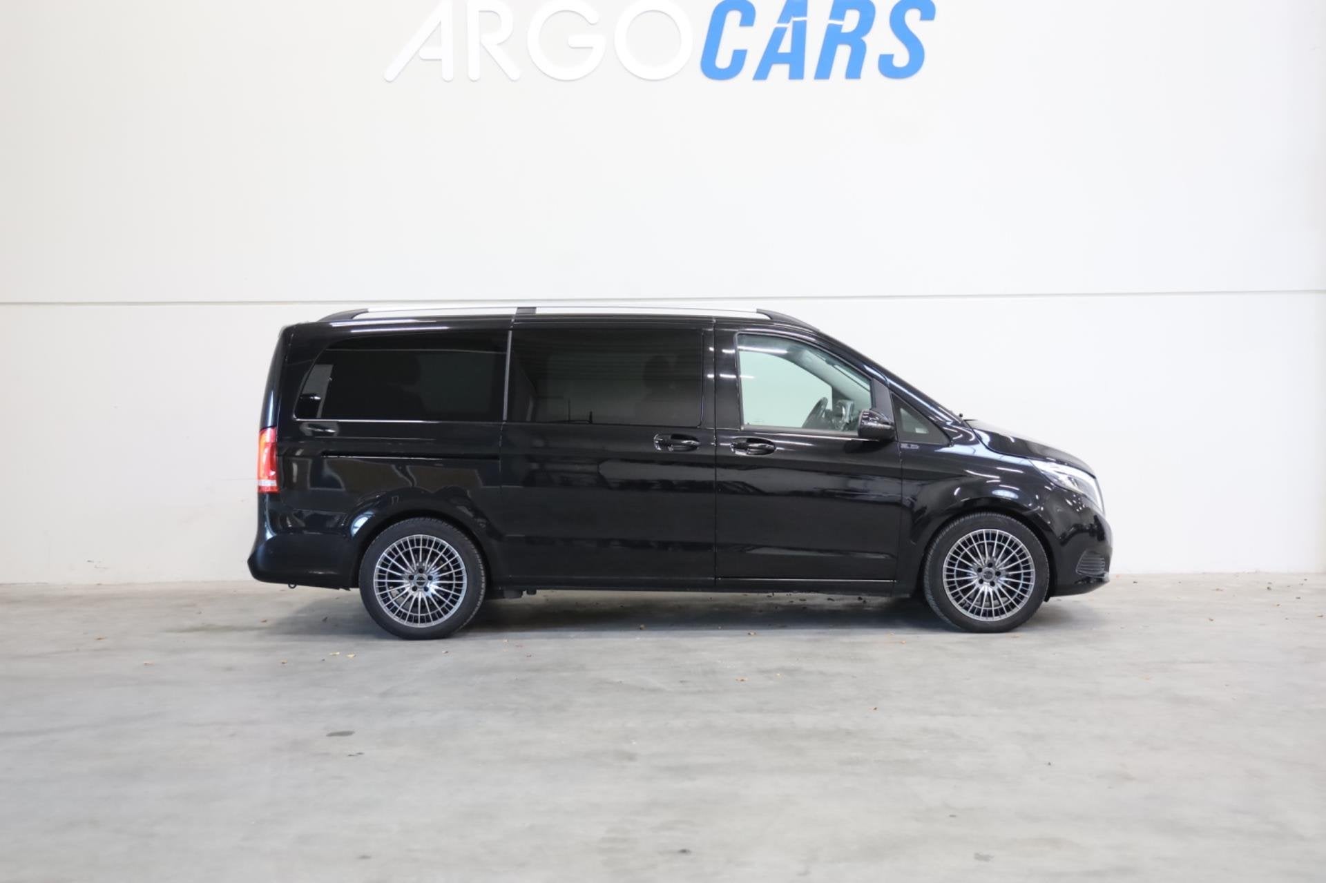 Mercedes-Benz V-klasse V250d AUT 12/2018 LANG LEDER FULL LED, Auto's, Achterwielaandrijving, Gebruikt, Zwart, Stoelverwarming