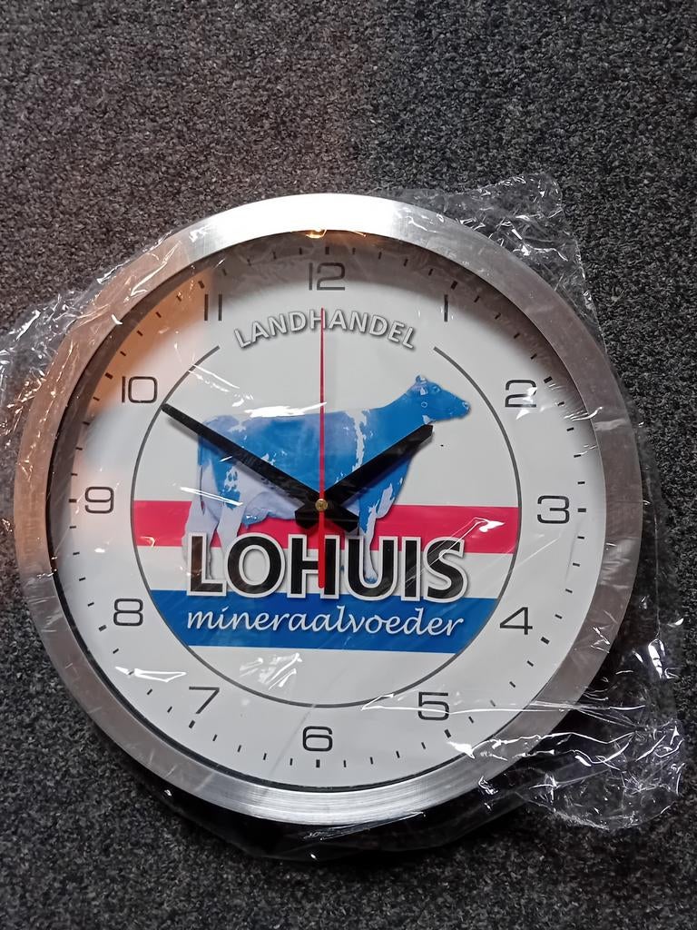 Nieuwe wandklok Landhandel Lohuis mineraalvoeder koe, Ophalen of Verzenden