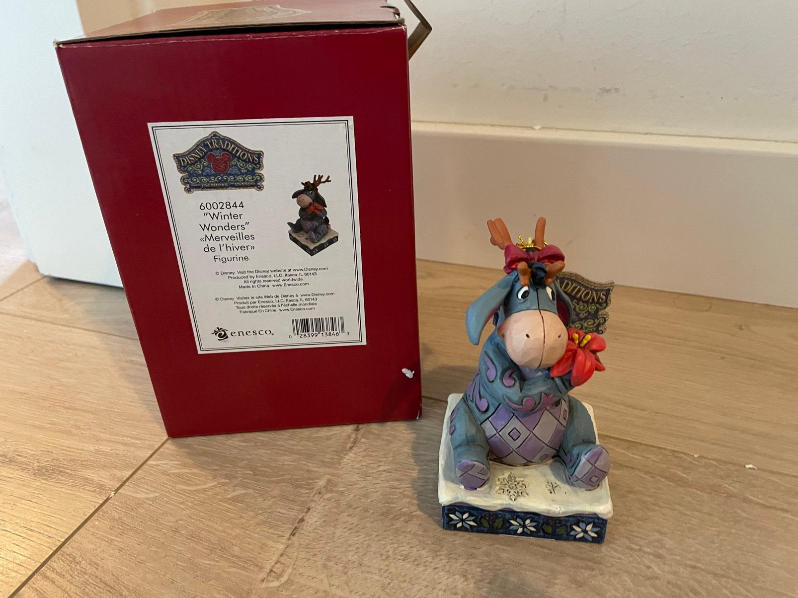 Disney traditions Jim shore kerstmis Eeyore WInter Wonders", Verzamelen, Disney, Ophalen of Verzenden, Overige figuren, Zo goed als nieuw