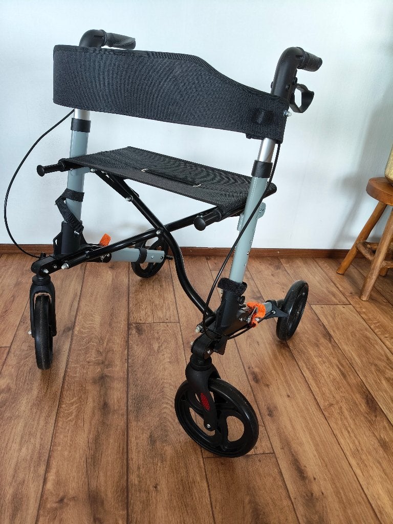 inklapbare / opvouwbare rollator z.g.a.n. met beschrijving, Ophalen, Opvouwbaar, Zo goed als nieuw
