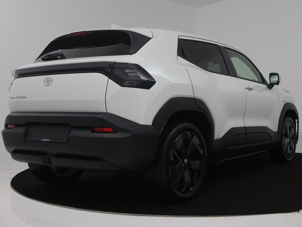 Toyota Urban Cruiser Executive 61 kWh (bj 2026, automaat), Auto's, Toyota, 12 maanden, Leder en Stof, Wit, Origineel Nederlands