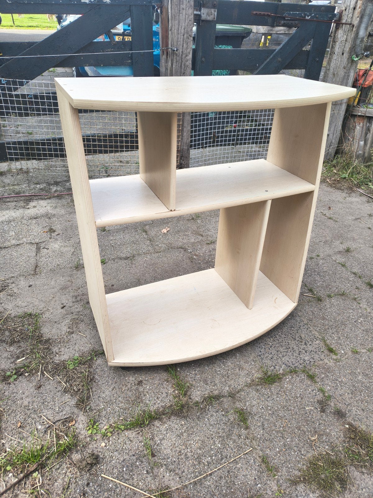 Houten Boekenkast/Opbergrek - Gebogen Design, Ophalen