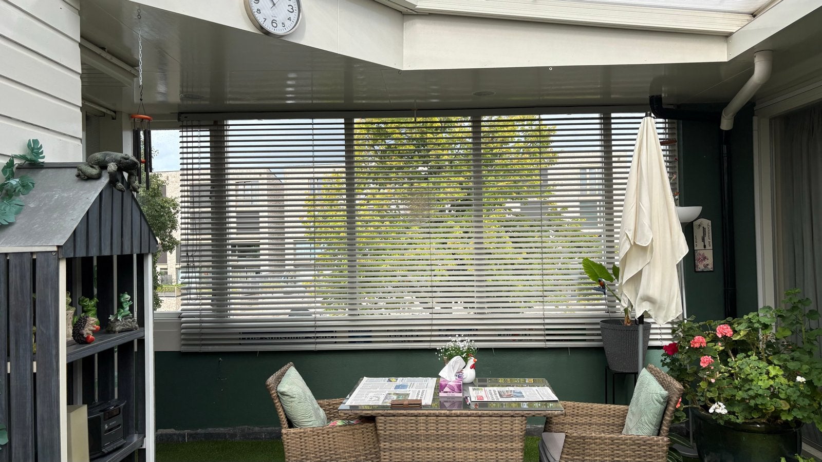 Grijze originele Luxaflex jaloezieën .GRATIS., Doe-het-zelf en Verbouw, Rolluiken, Ophalen, Gebruikt, 200 cm of meer, Grijs