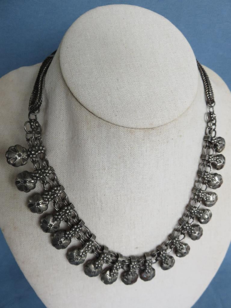 Antiek hals sieraad met hangers - 20e eeuw, Ophalen of Verzenden, Overige materialen, Ketting
