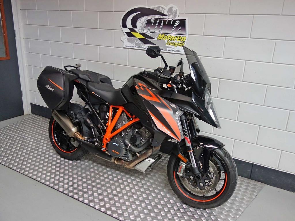 KTM 1290 SUPER DUKE GT, 2 cilinders, KTM, Motorrijbewijs A, Bedrijf