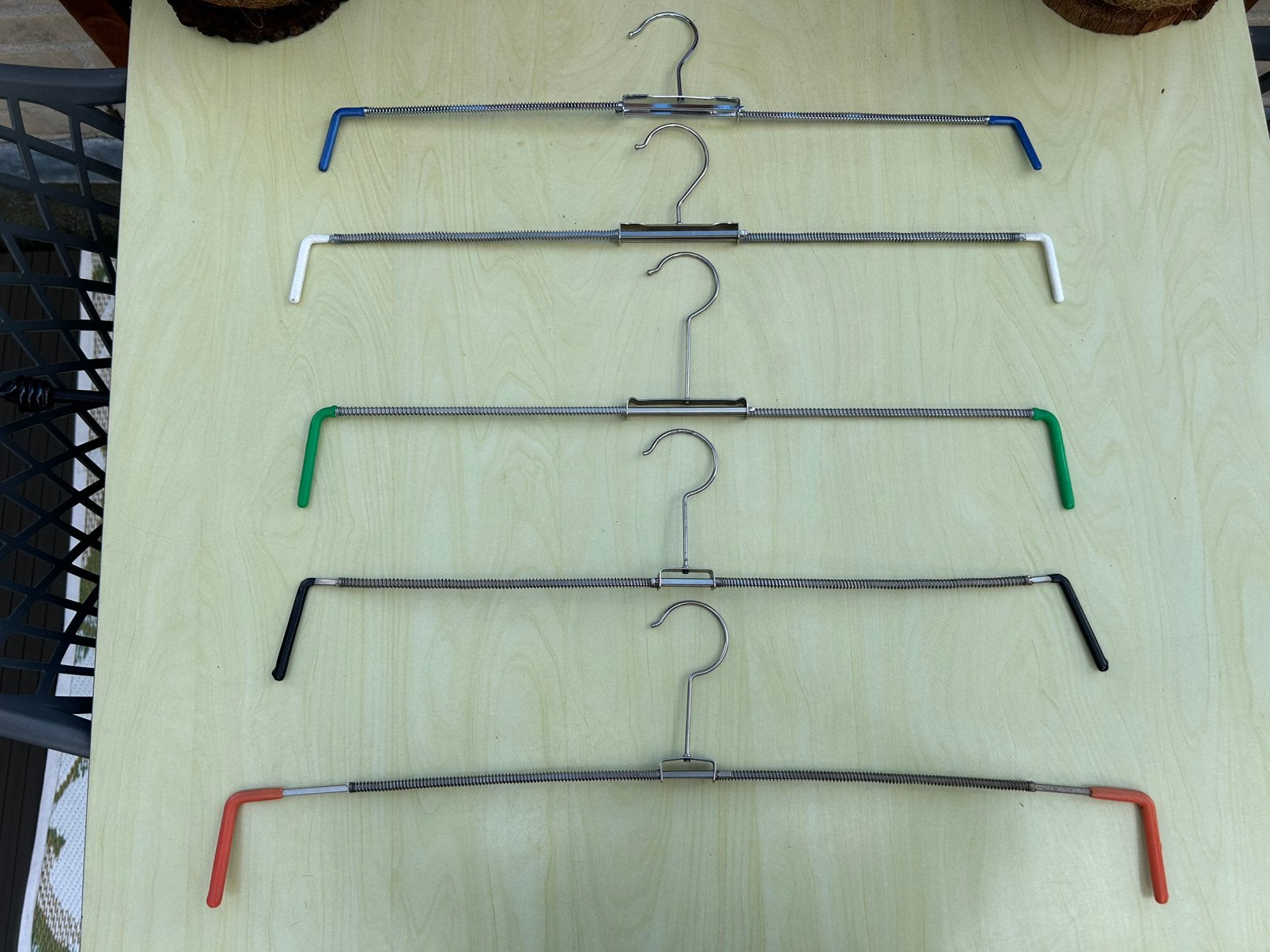 5 vintage broek rok hangers , kledinghangers, Kleding | Dames, Kledinghangers, Ophalen of Verzenden, Zo goed als nieuw, Hout, Volwassenen