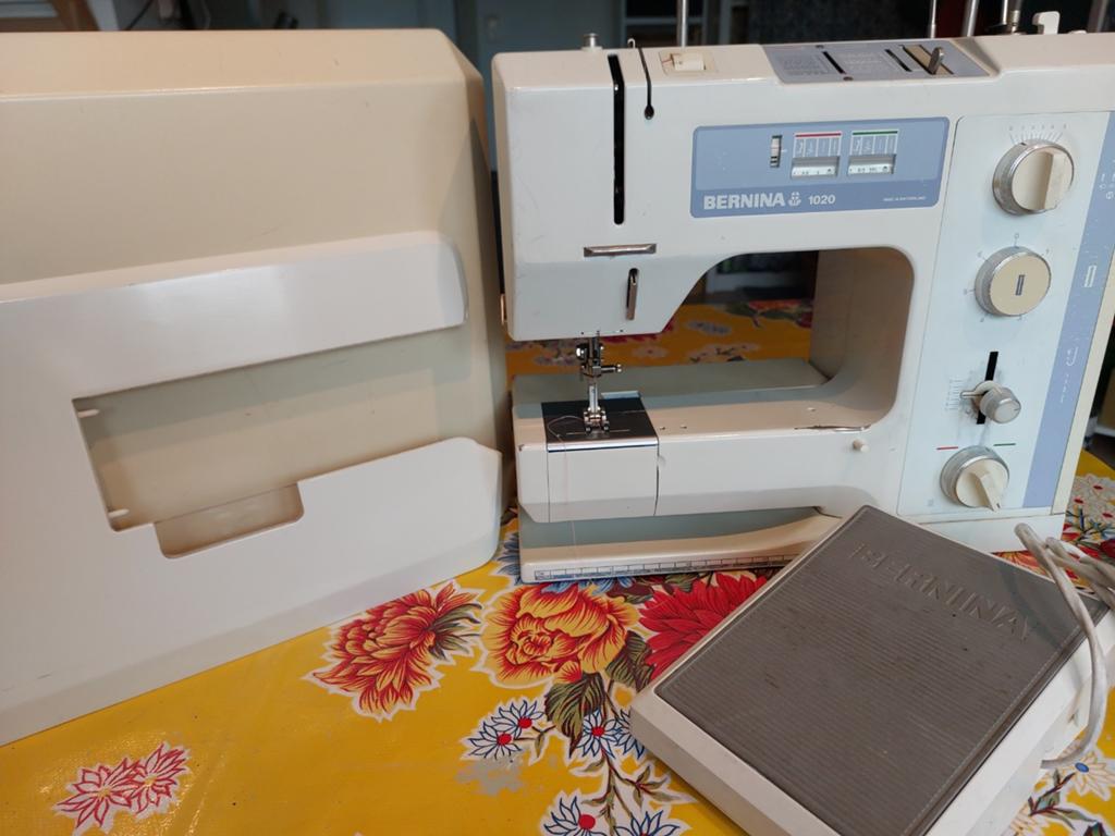Bernina 1020 Naaimachine, Hobby en Vrije tijd, Naaimachines en Toebehoren, Ophalen, Gebruikt, Naaimachine, Bernina