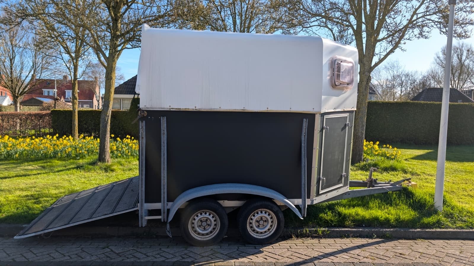 Bloomert tweepaardstrailer paardentrailer opgeknapt, Ophalen