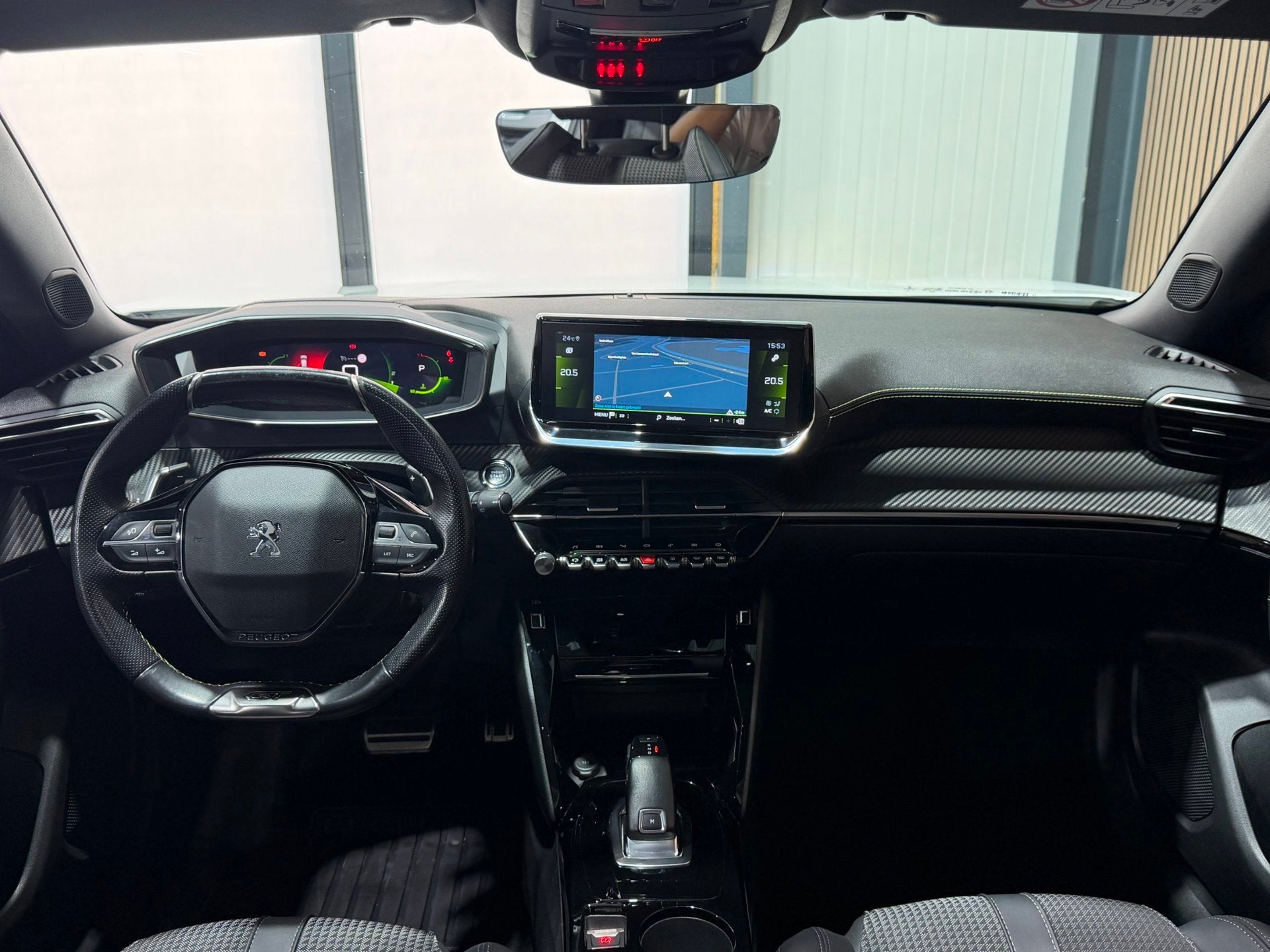 Peugeot 2008 1.2 PureTech GT / Panorama Dak / Keyless / Lane, Auto's, Peugeot, Gebruikt, Zwart, Wit, Origineel Nederlands