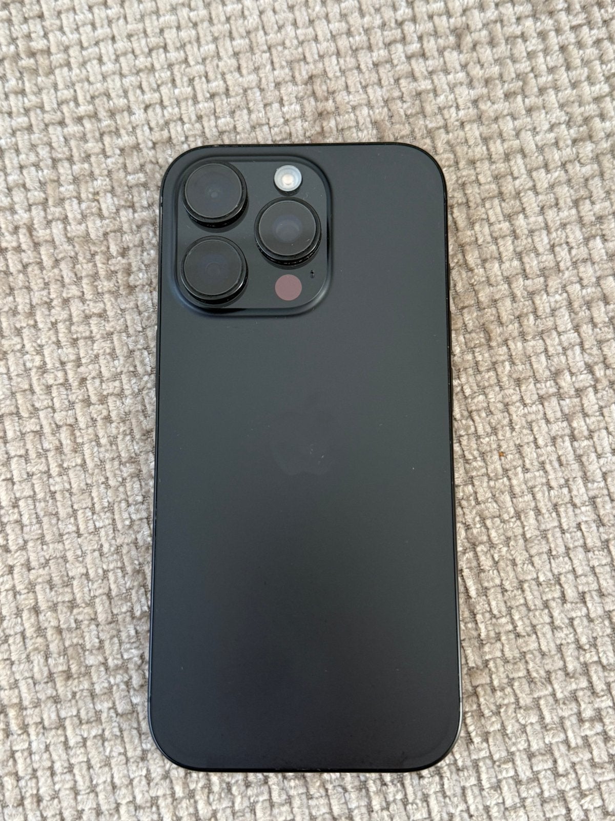 Foto 10 van Apple iPhone 16 pro black 256GB - batterij 88%
