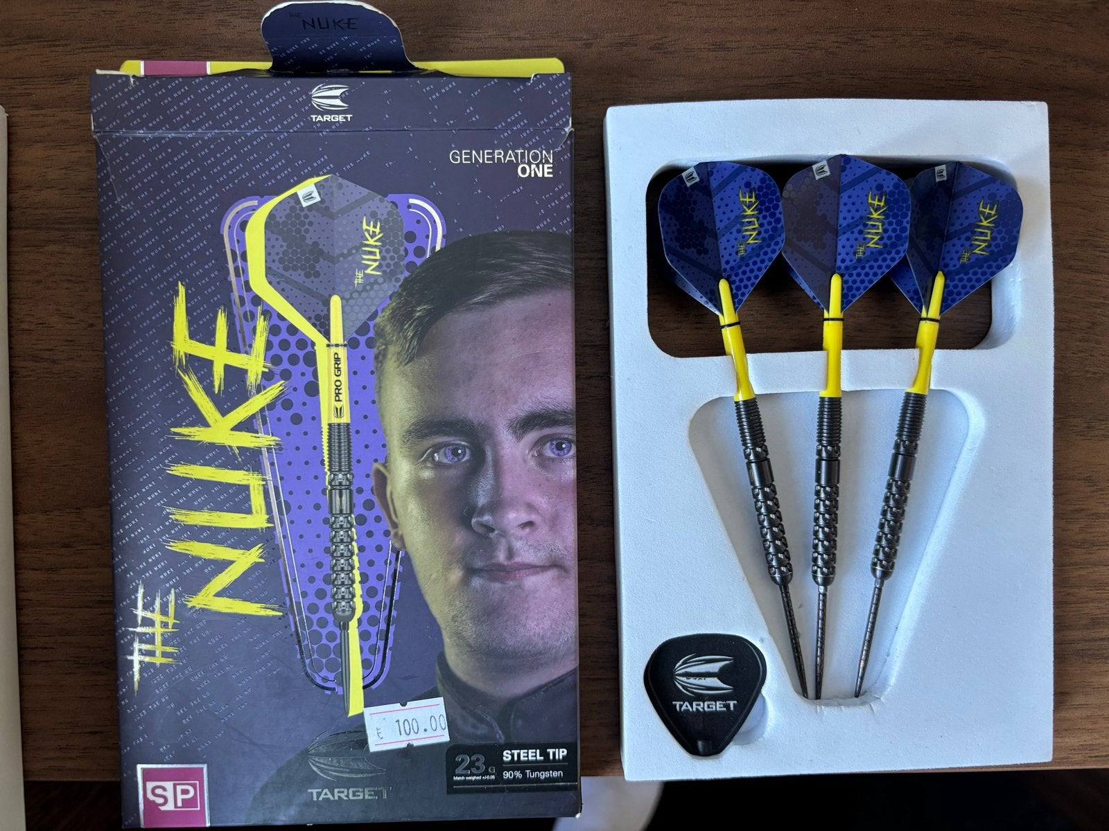 Target Luke Littler 'The Nuke' Generation One Darts, Verzenden, Zo goed als nieuw, Pijlen