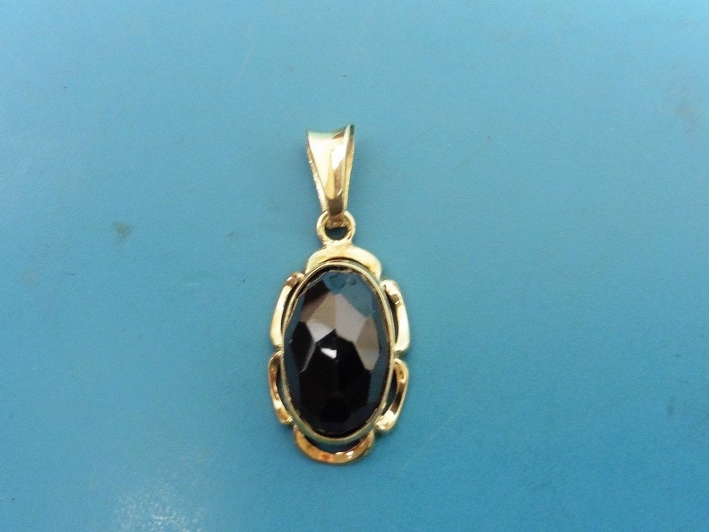 Gouden hanger met granaat                                G36, Gebruikt, Overige voorstellingen, ., Ophalen of Verzenden