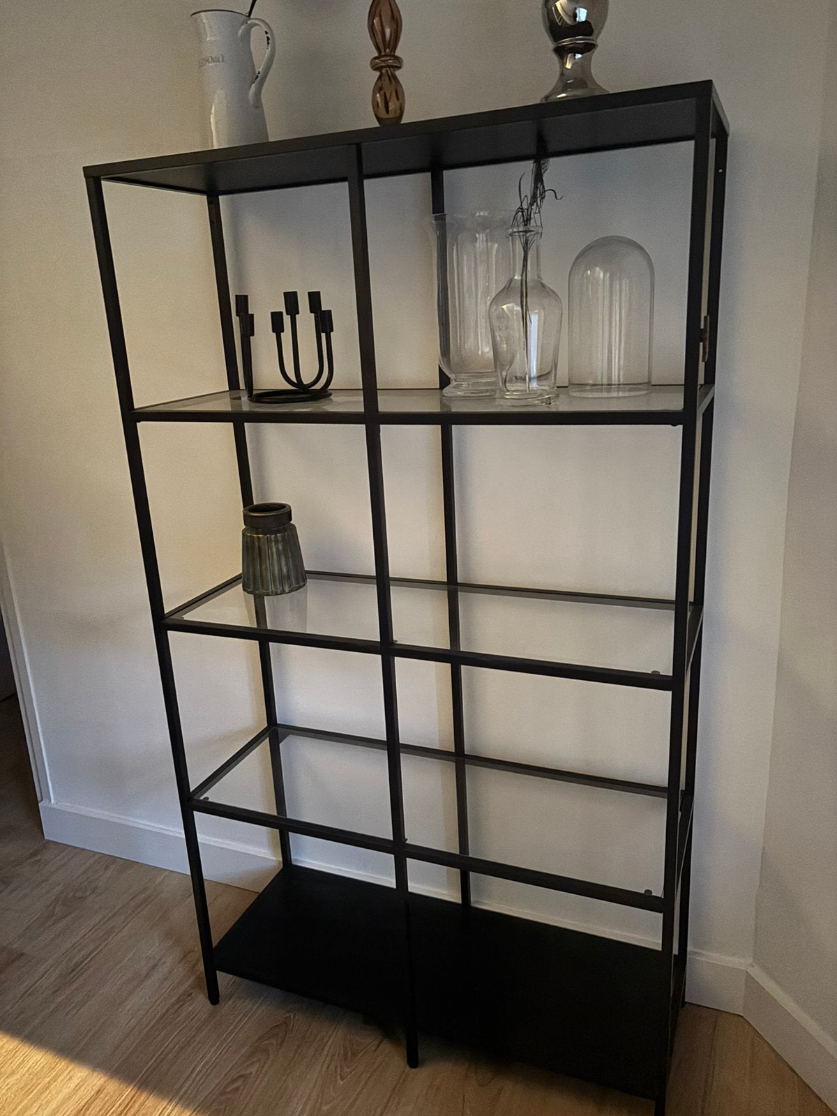 Stellingkast / vitrinekast met glas IKEA, Ophalen, Zo goed als nieuw