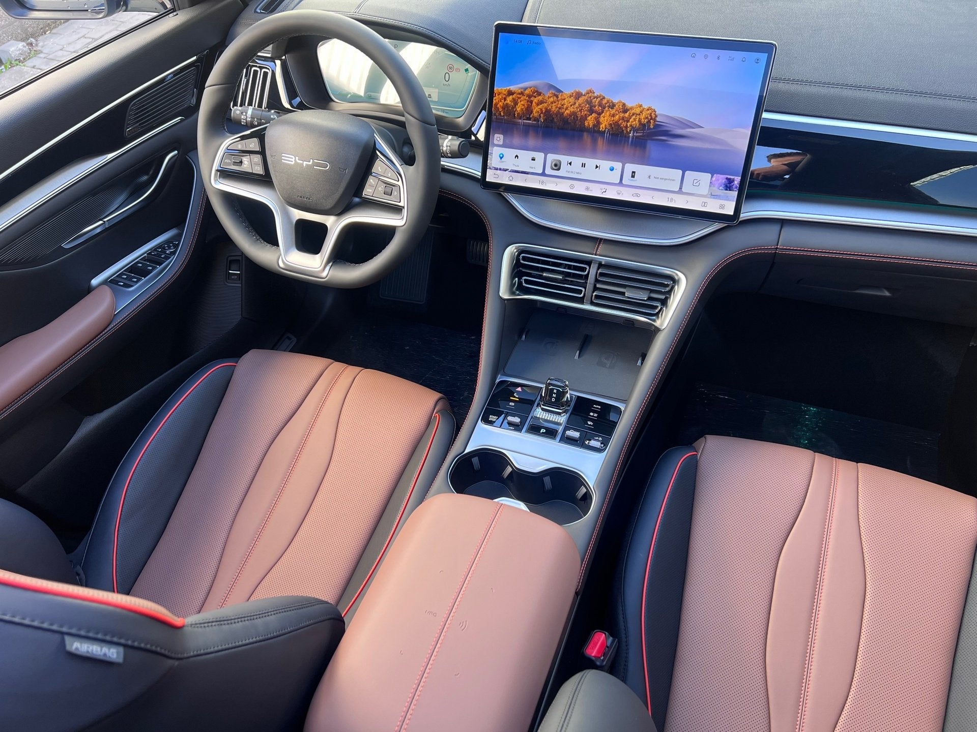 BYD SEAL U 1.5 T DM-i AWD 4x4 Design - Longe Range Pano HUD, Auto's, Automaat, Dealer onderhouden, 1498 cc, Zwart