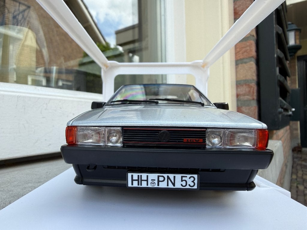 1:18 Volkswagen Scirocco GTX 16V zilvergrijs 1988 Norev, Auto, Norev, 70-72 Av. de Bohlen, Vaulx-en-Velin, 69120, France, Norev