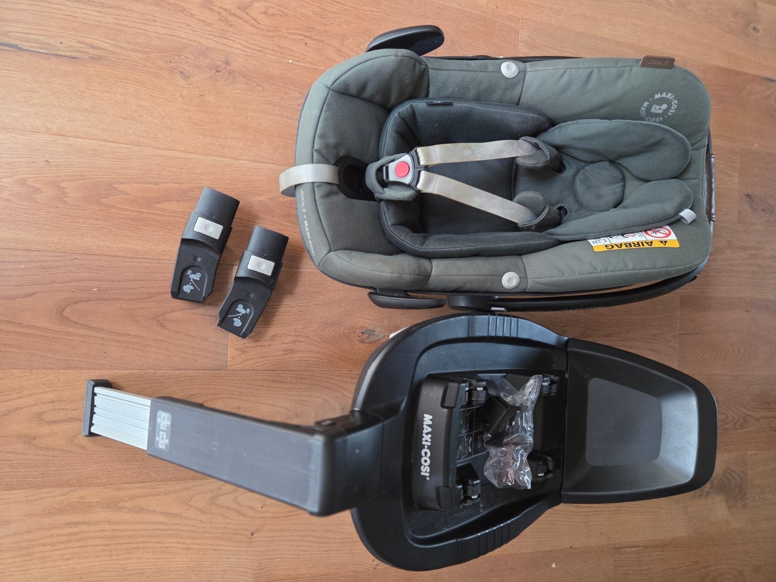 Foto 11 van Joolz Geo 2 Marvellous Green complete set met accessoires