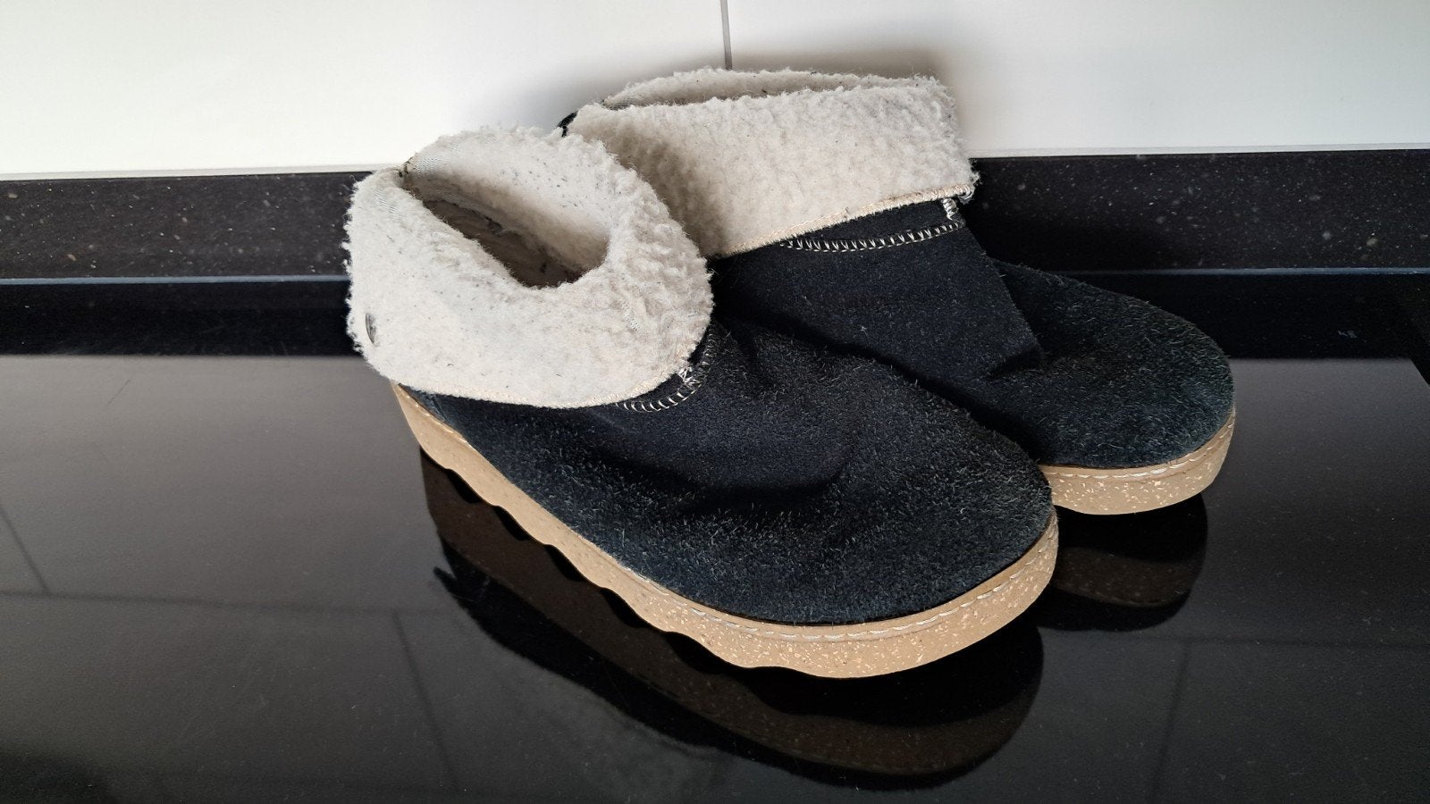 Rohde Pantoffels Zwart Maat 40 - Dikke Zool, Kleding | Dames, Rohde, Ophalen of Verzenden