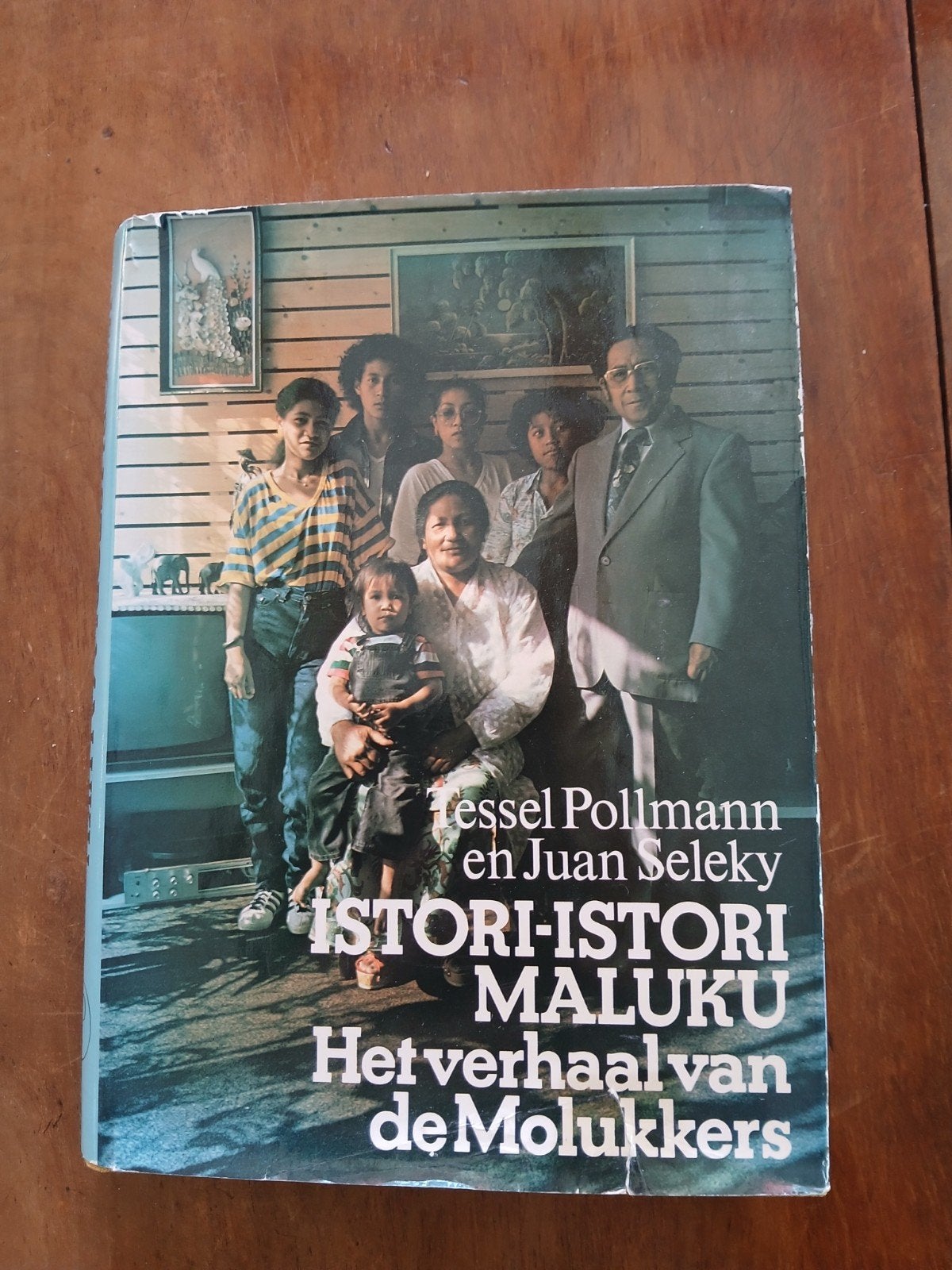 WD015 Istori-Istori Maluku: Het verhaal van de Molukkers, Boeken, Overige gebieden, Ophalen of Verzenden, 20e eeuw of later, Tessel Pollmann en Juan Seleky