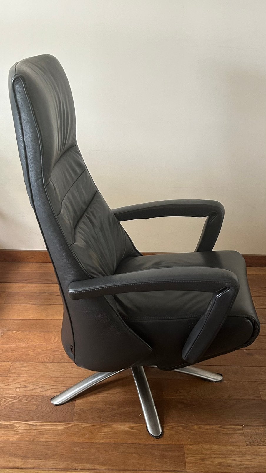 Relaxfauteuil met elektrische bediening voetsteun defect ), Ophalen, Gebruikt, Blauw, Leer