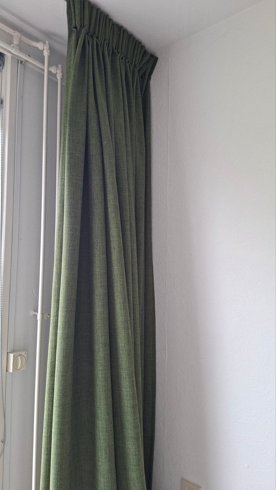 te koop: donker groene Hema gordijnen (hoog en laag raam), 259 cm, Ophalen of Verzenden, Gordijn, Groen