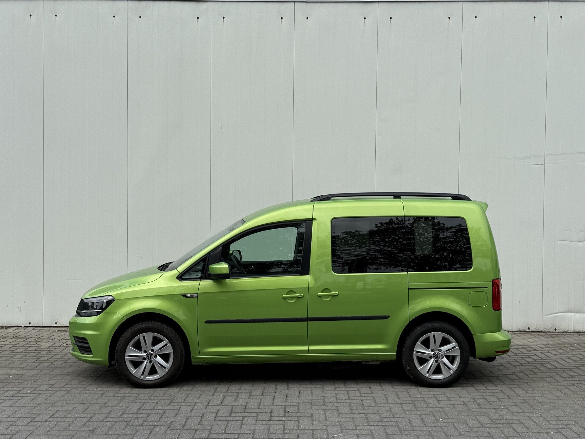 Volkswagen Caddy TSI Trendline - Rolstoelauto 3+1 - Bodemver, Auto's, Voorwielaandrijving, Dealer onderhouden, Gebruikt, Overige modellen