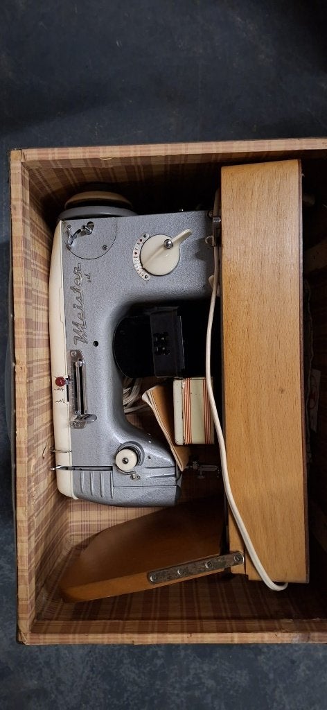 naaimachine antiek in koffer, Ophalen